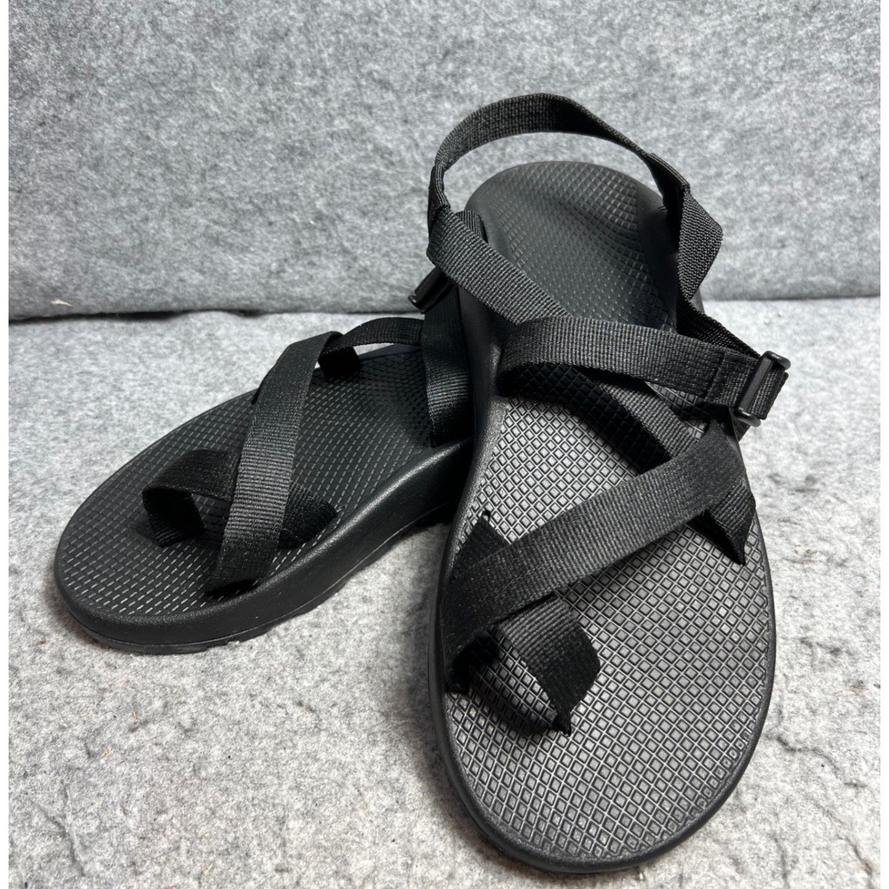 Chaco Mens Z2 Classic Sport Sandals Black Strappy Toe Loop Hiking Shoes Size 11